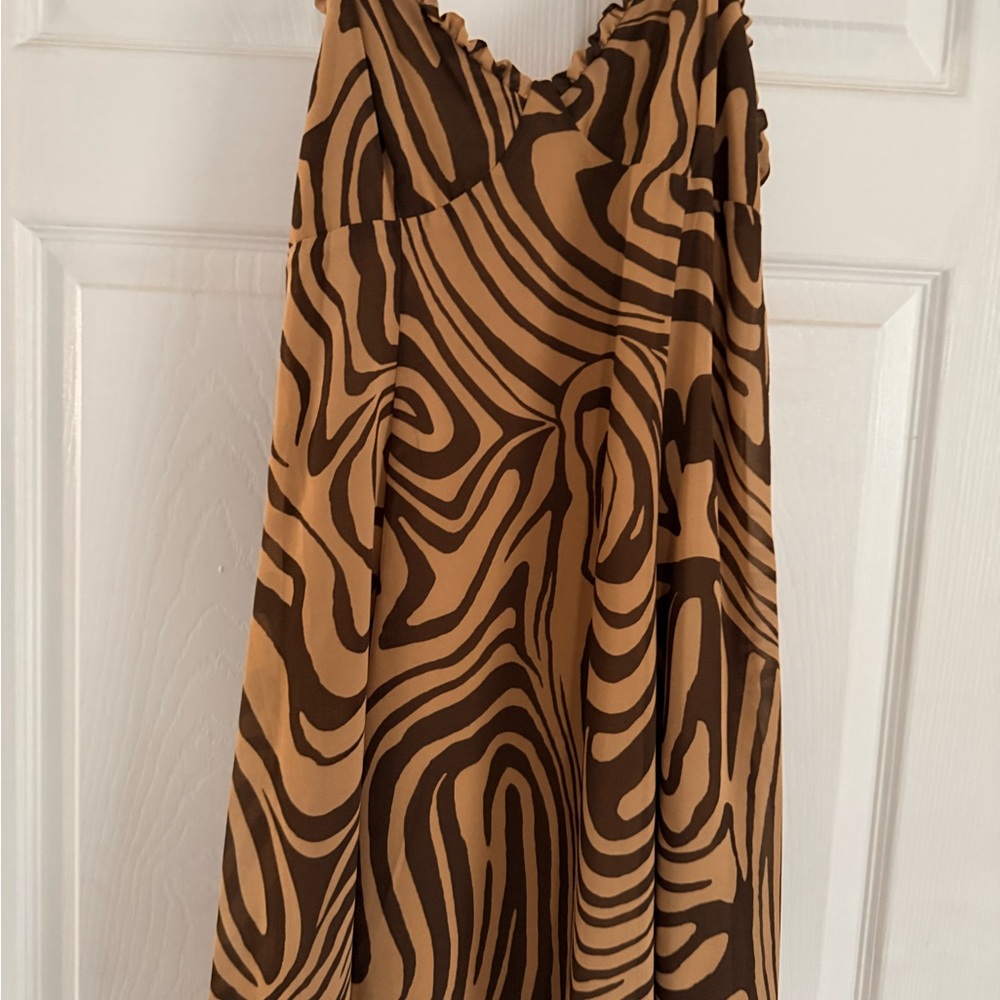 Brown and Tan Patterned Dress. Excellent condition. Worn once . Very sexy
